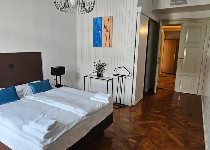 Center Flat 160m2 Апартаменты