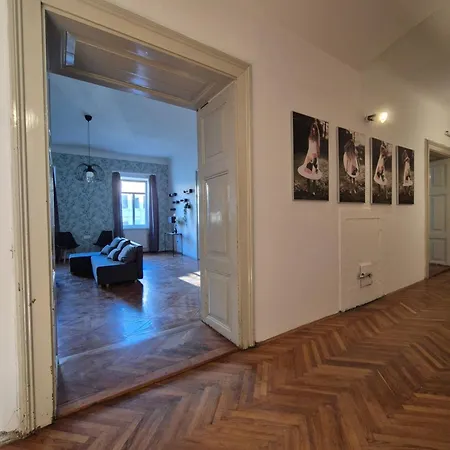 Center Flat 160m2 Apartment