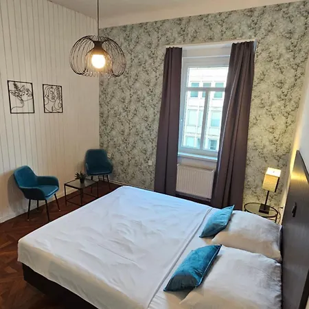 Apartment Center Flat 160m2 *