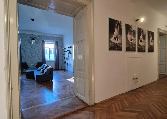 Center Flat 160m2 Apartma