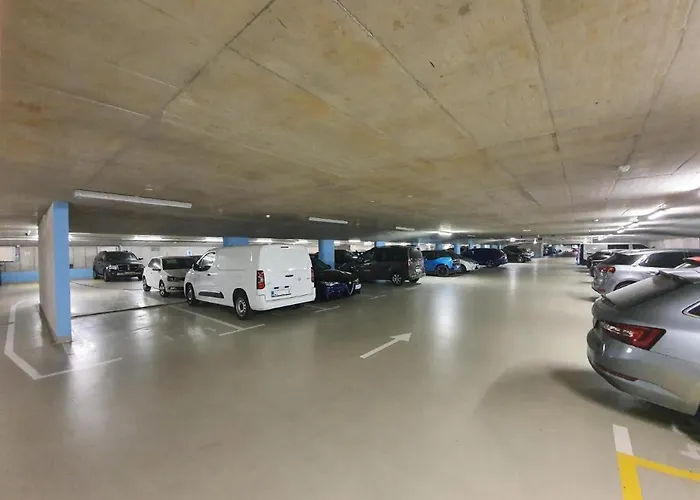 Apartment Center Flat 160m2 *