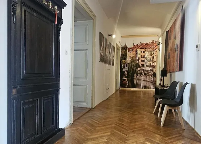 Apartma Center Flat 160m2 Ljubljana