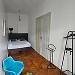 Center Flat 160m2 Апартаменти